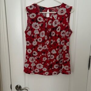 Jones New York Red Floral Sleeveless Blouse